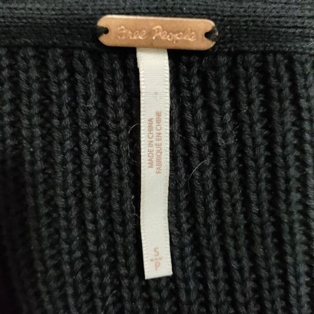 Free People Solid Black Ribbed When It  Rains Cotton V-Neck Cropped Sweater S - Picture 5 of 11